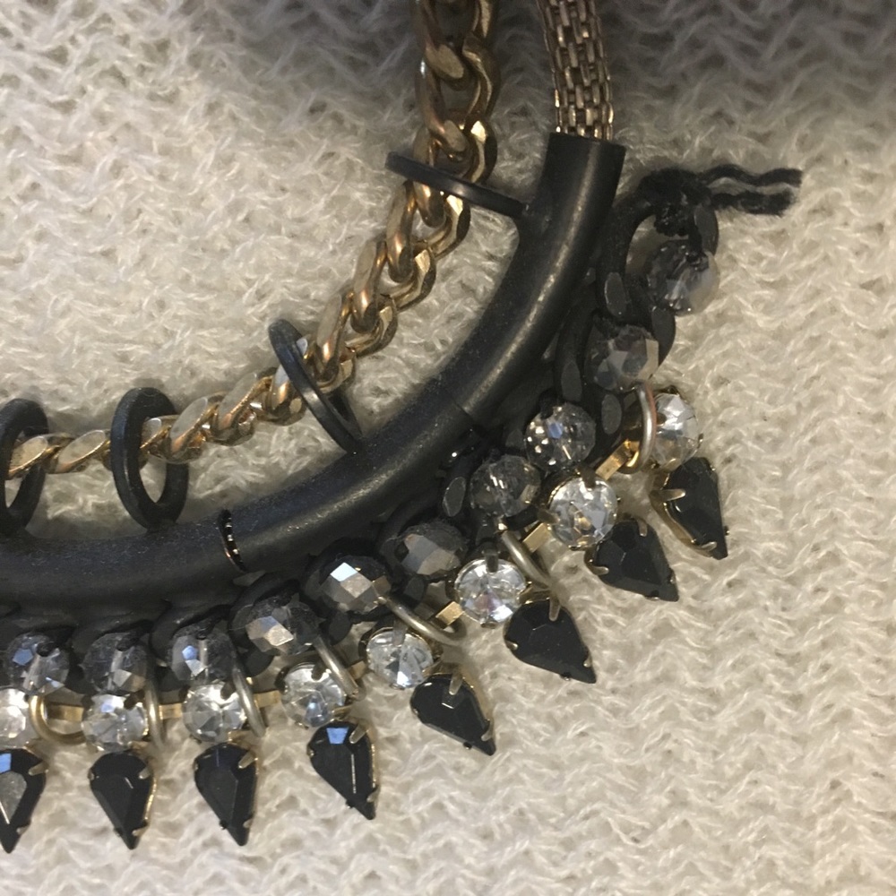 Express Statement Necklace - Picture 3 of 4
